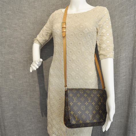 lv monogram musette tango